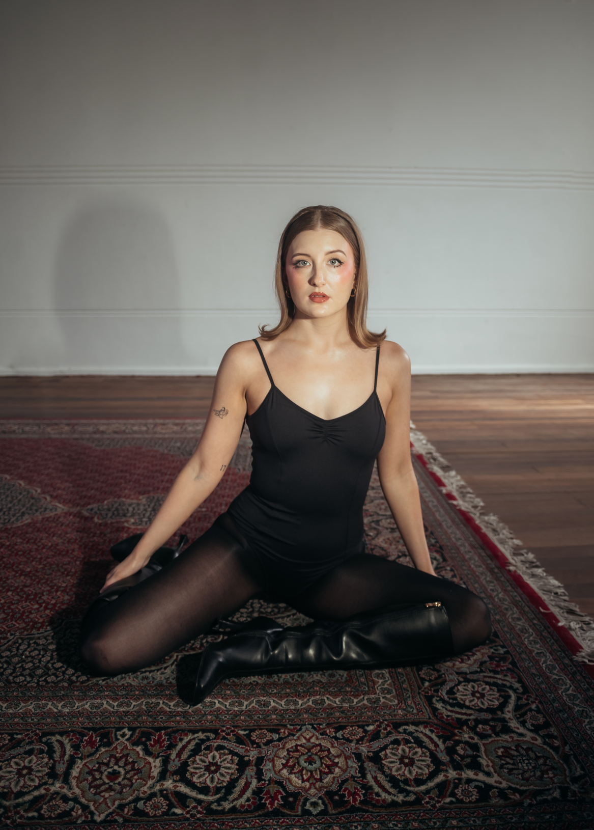 Katie Reid for '6 feet under' release