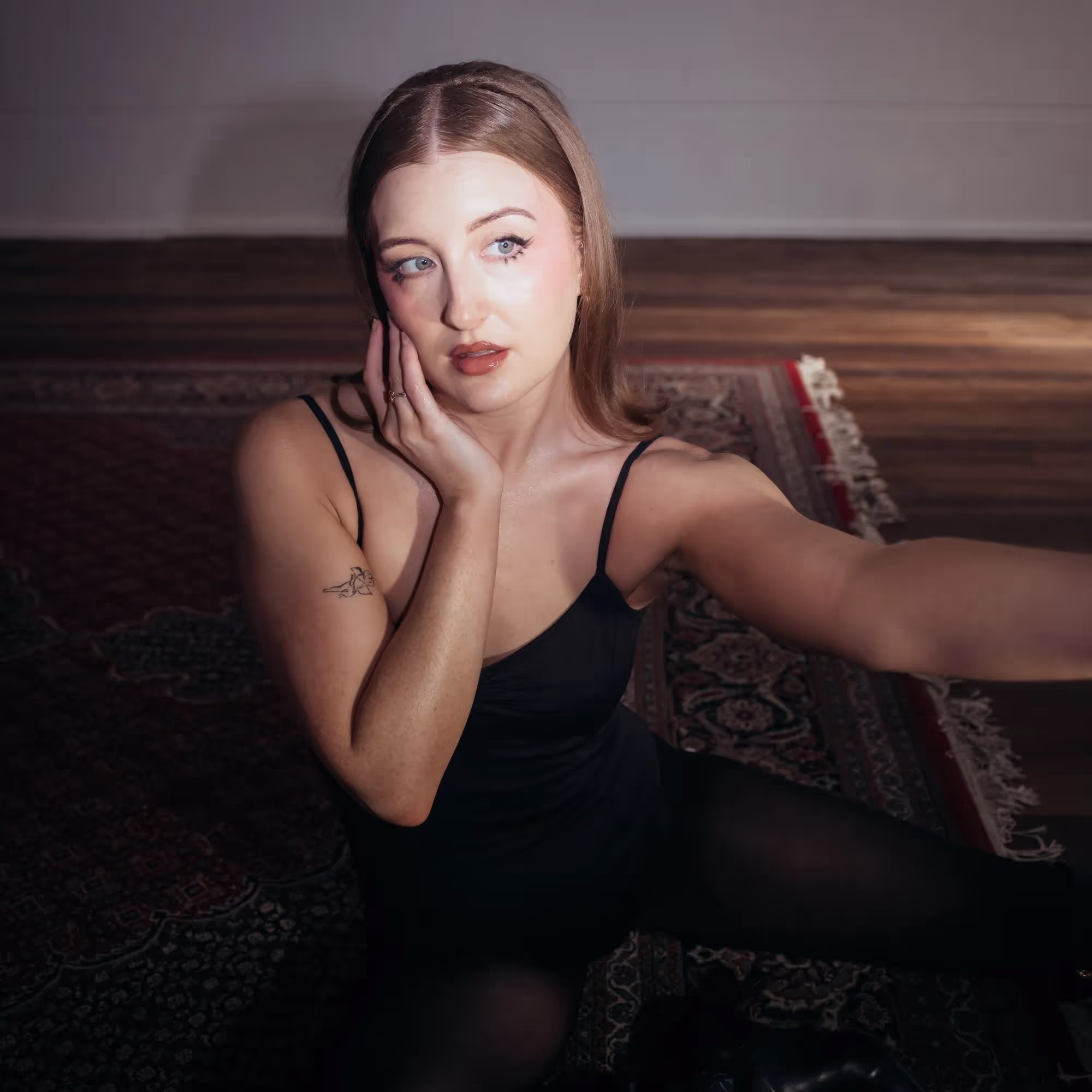 Katie Reid, '6 feet under', cover art