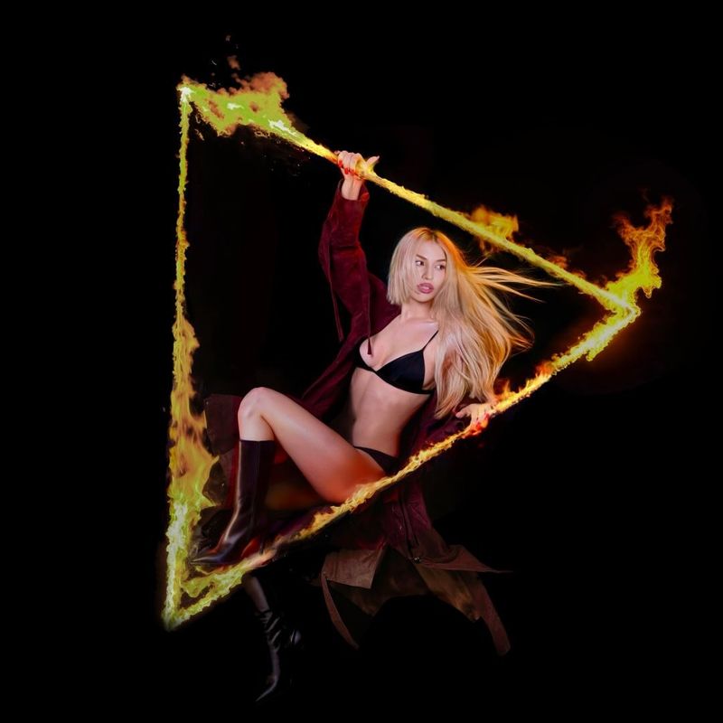 Ava Max, "Don't Click Play" album cover art