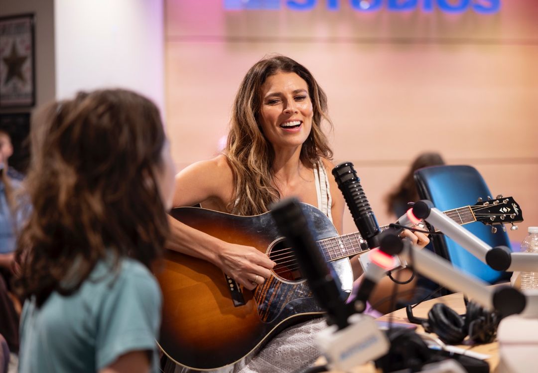 Twinnie performs in Vanderbilt Children's Hospital